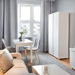 Close To Everywhere! Happy Apartment Old Town & Main Station